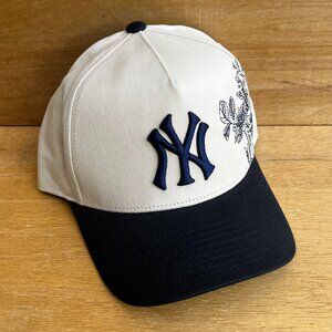 MITCHELL & NESS MLB NEW YORK YANKEES FLOWER POWER SNAPBACK HAT NEW